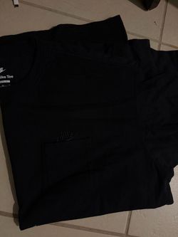 NIKE T-SHIRT W/ POCKET • XL • BLACK