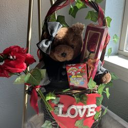 $60 Valentines Day Gift Basket 