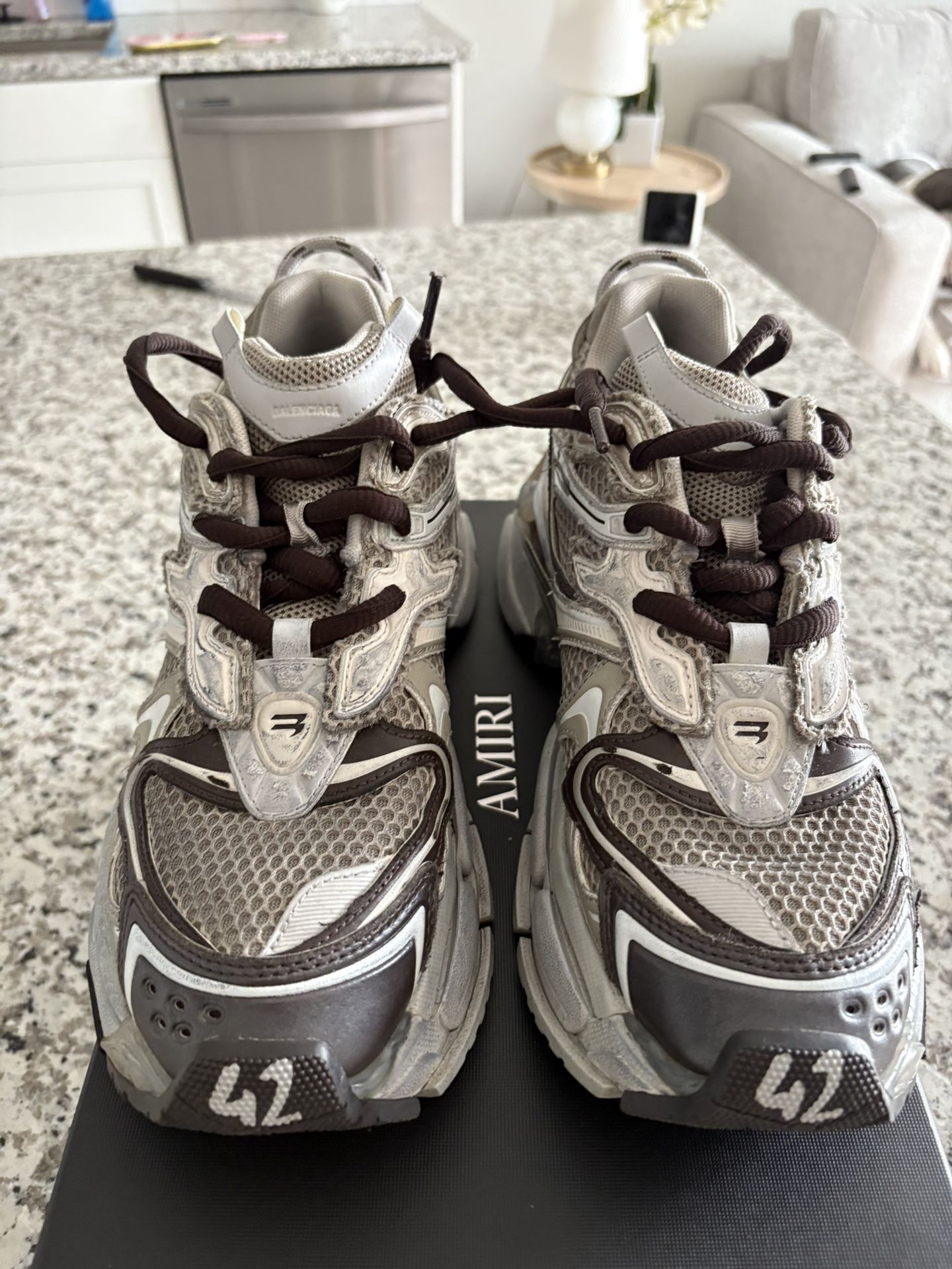 【レシート有】BALENCIAGA RUNNER 42【国内正規品】 レシート有】BALENCIAGA RUNNER 42【国内正規品】