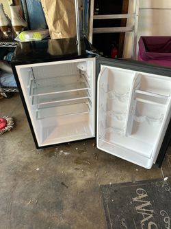 Mini fridge