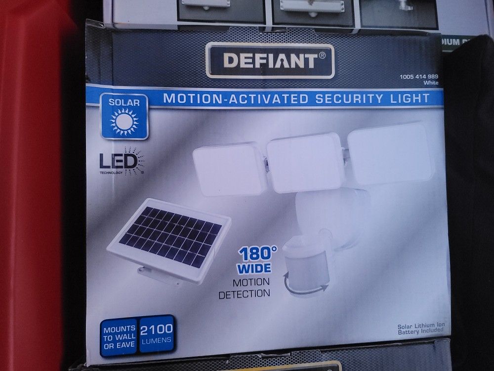 Brand New Defiant Security Light Solar Powered $70 Firm Pickup In Oakdale
