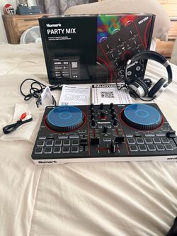 BRAND NEW! Numark Party Mix lll DJ Controller with additional Headphones and carrying case