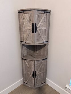 Corner shelf