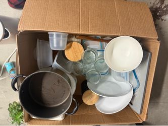 Kitchenware Set, electric ketrle, coffee filter, suger and cofee containers, chopping boards, ots, bowls, jars, and storage containers.