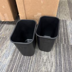 Rubbermaid Trash Can 
