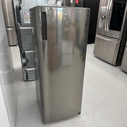 GE Upright Freezer