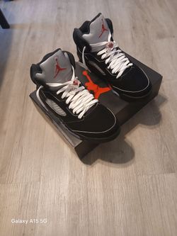Black metallic 5s reimagined