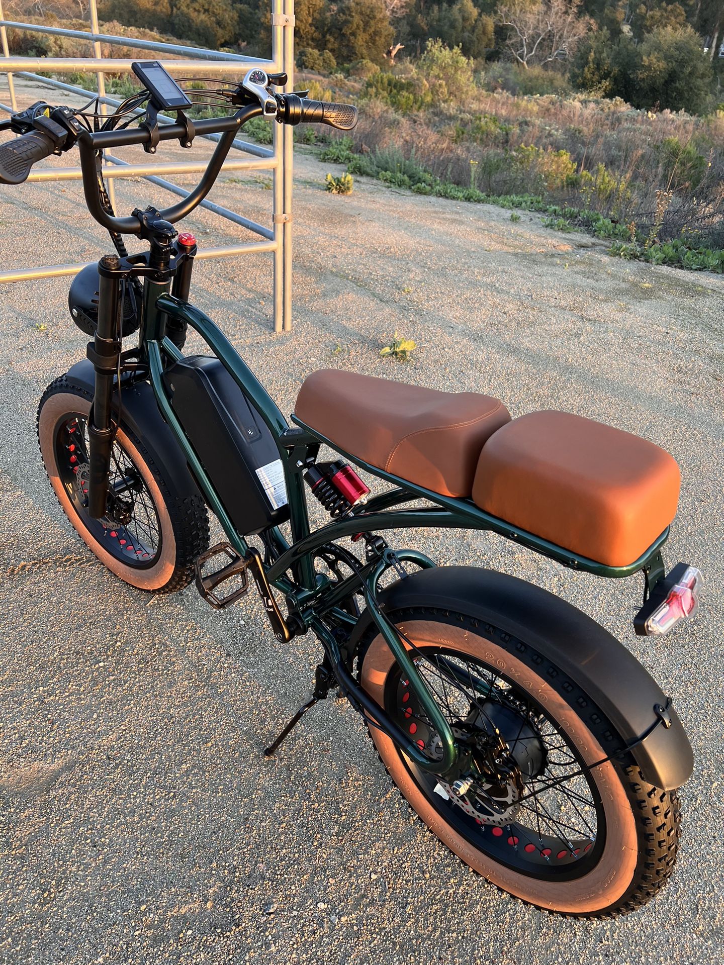 Electric Bike, 1000 w, EUY Chopper Green Frame, Tan Seat, Fat Tires Low Miles