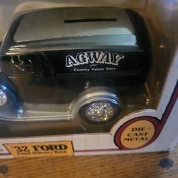 Lot Of 8 Ertl Agway Die Cast Banks Brand New In There Original Boxes