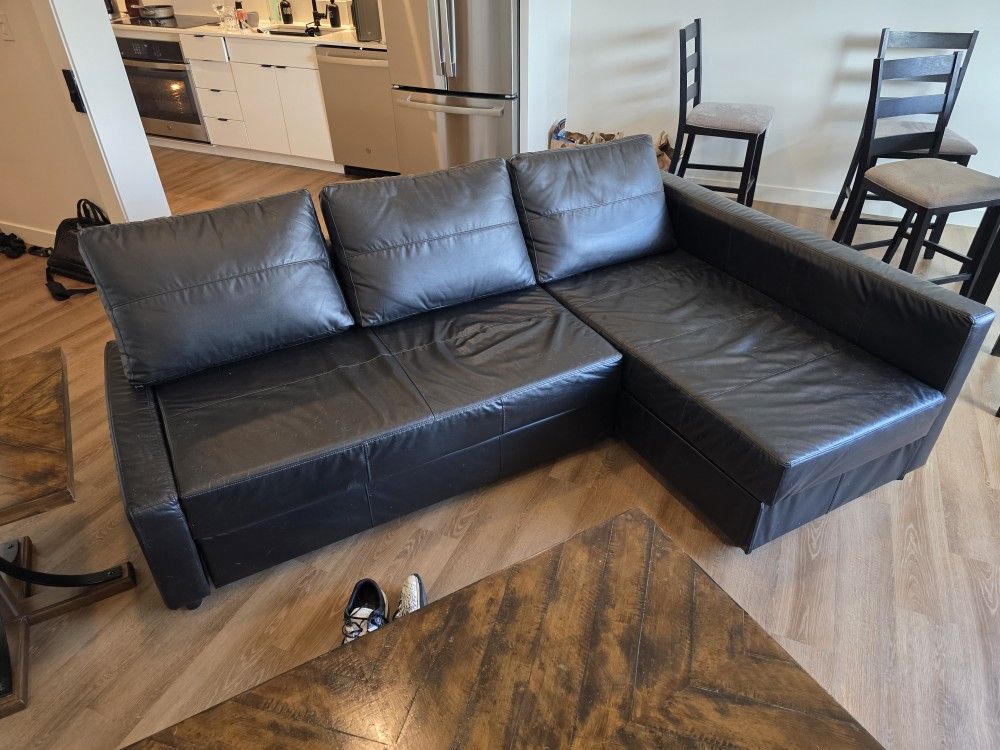 IKEA Couch/pullout Leatherette