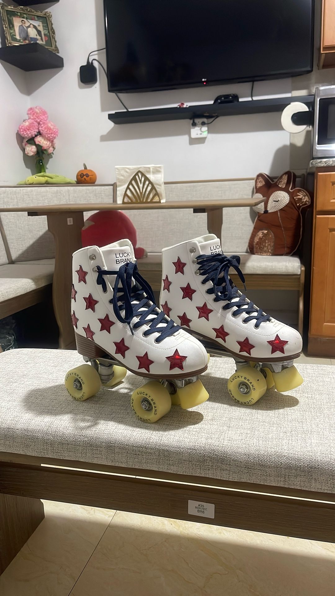  Roller Skates 