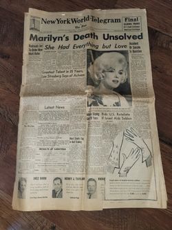 Marilyn Monroe print Newspaper front page