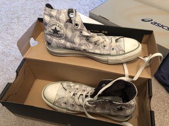 Converse kitty sneaker size 7 Women
