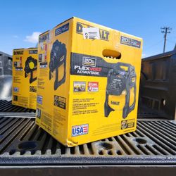 DEWALT

2.5 Gal. 140 psi Portable 20V Cordless Air Compressor with FLEXVOLT Advantage (Tool Only

