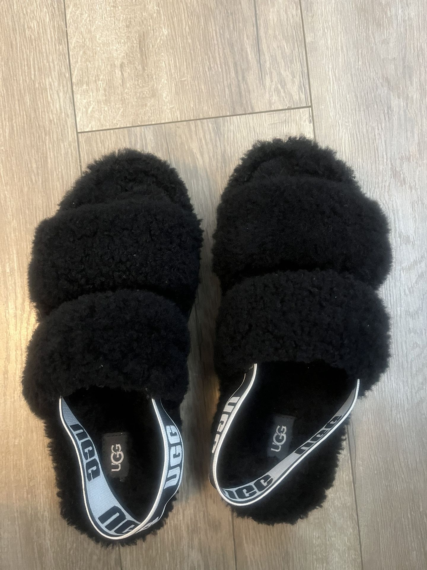 UGG Fluff Slides