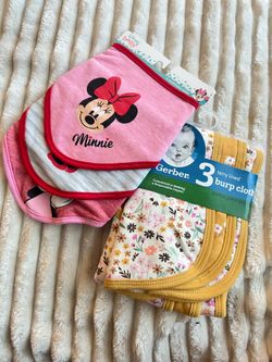 Pack of burp cloths & bibs