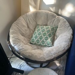 Wicker Round Chair With Stool