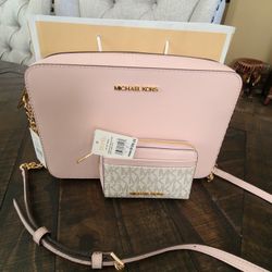 New Michael Kors Purse And Wallet  With  Tags 