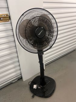 AmazonBasics Black Pedestal Standing Fan