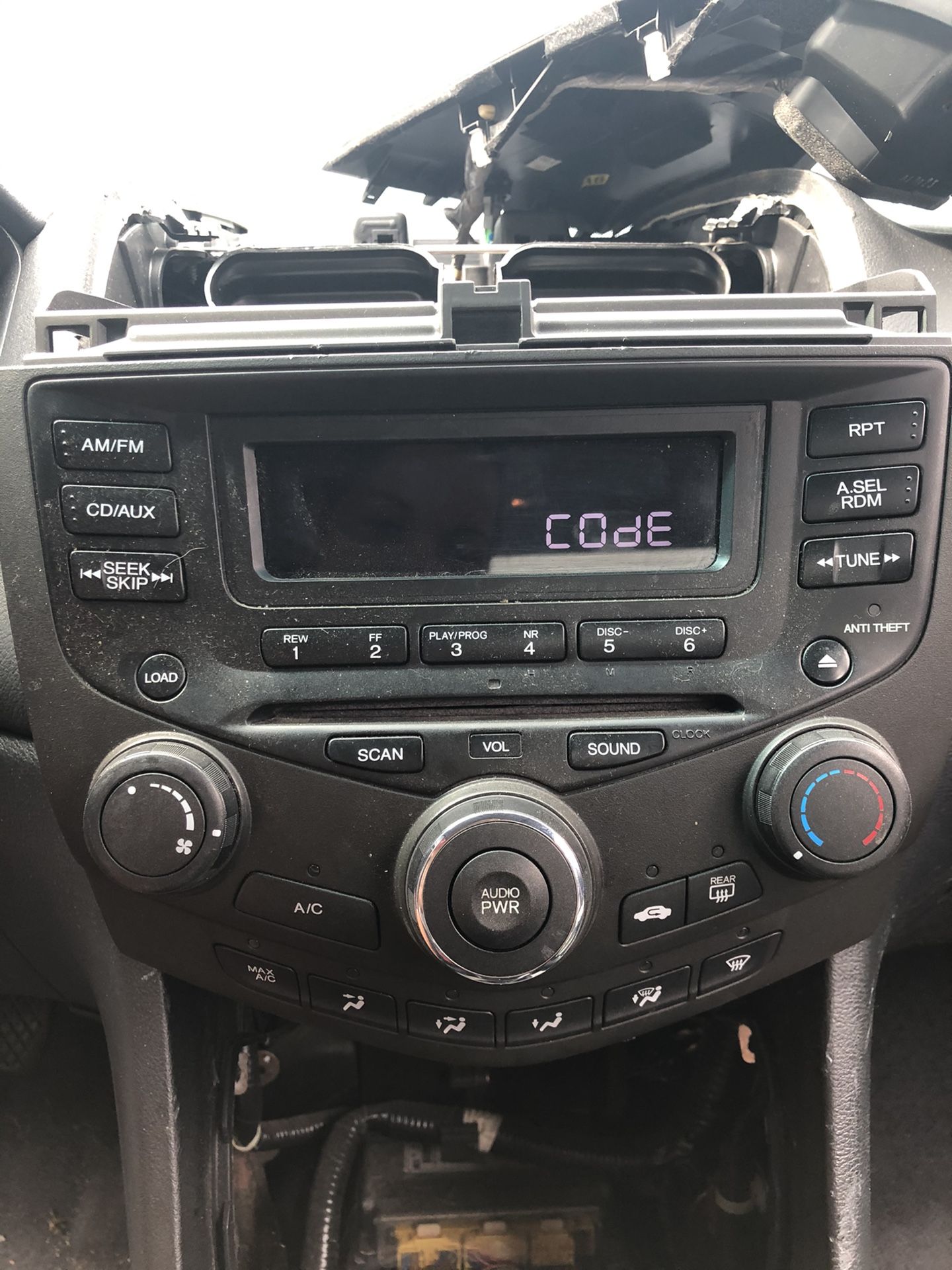 06 Honda Accord radio