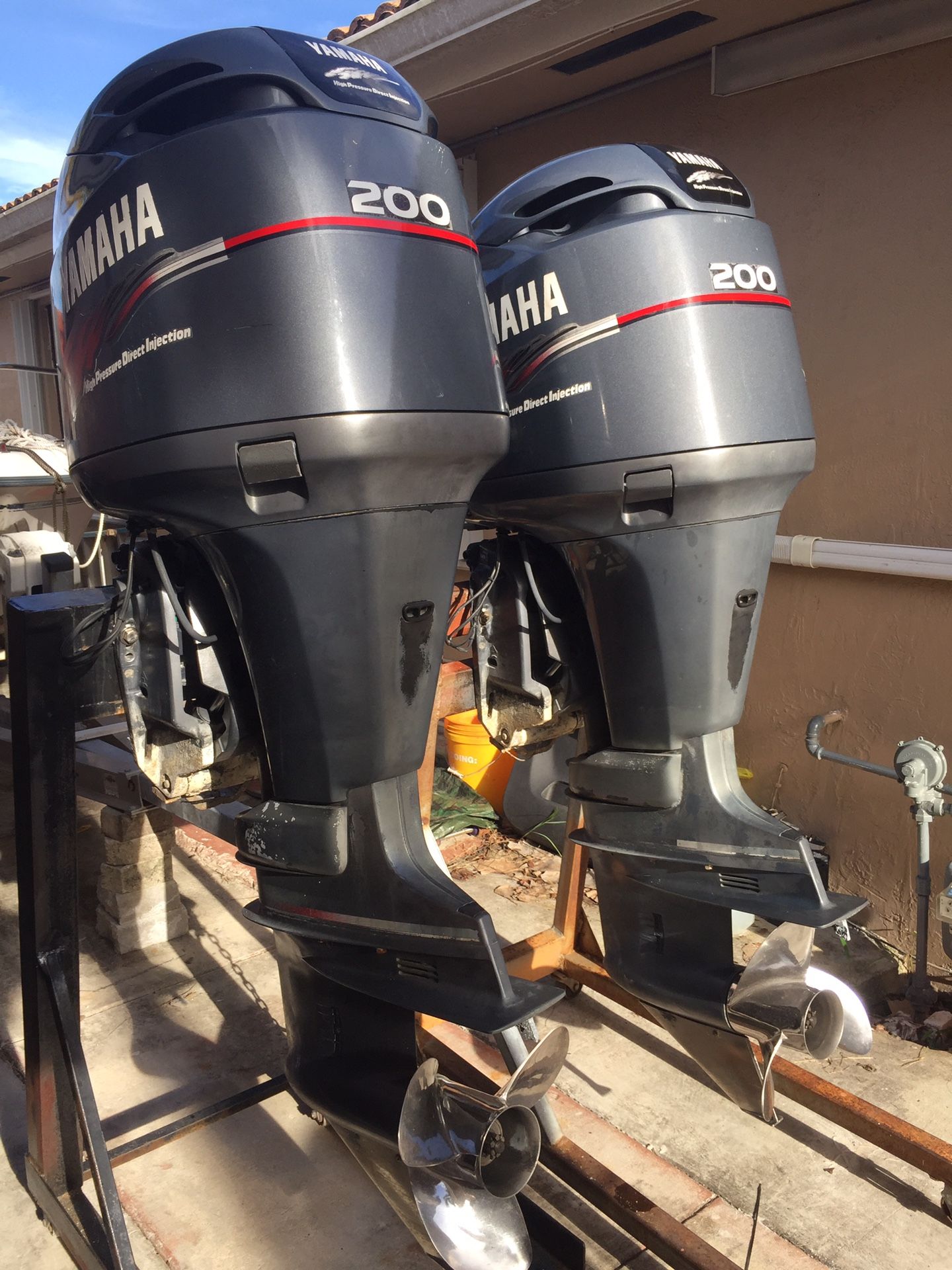 Pair 2001 Yamaha 200 hp Hpdi Fuel Injection Outboard Motors with All Controls, Gauges, Props!
