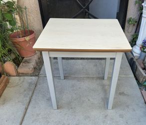 Steel Metal Modern Waiting Room Guest End Table in Silver , Wooden Top.