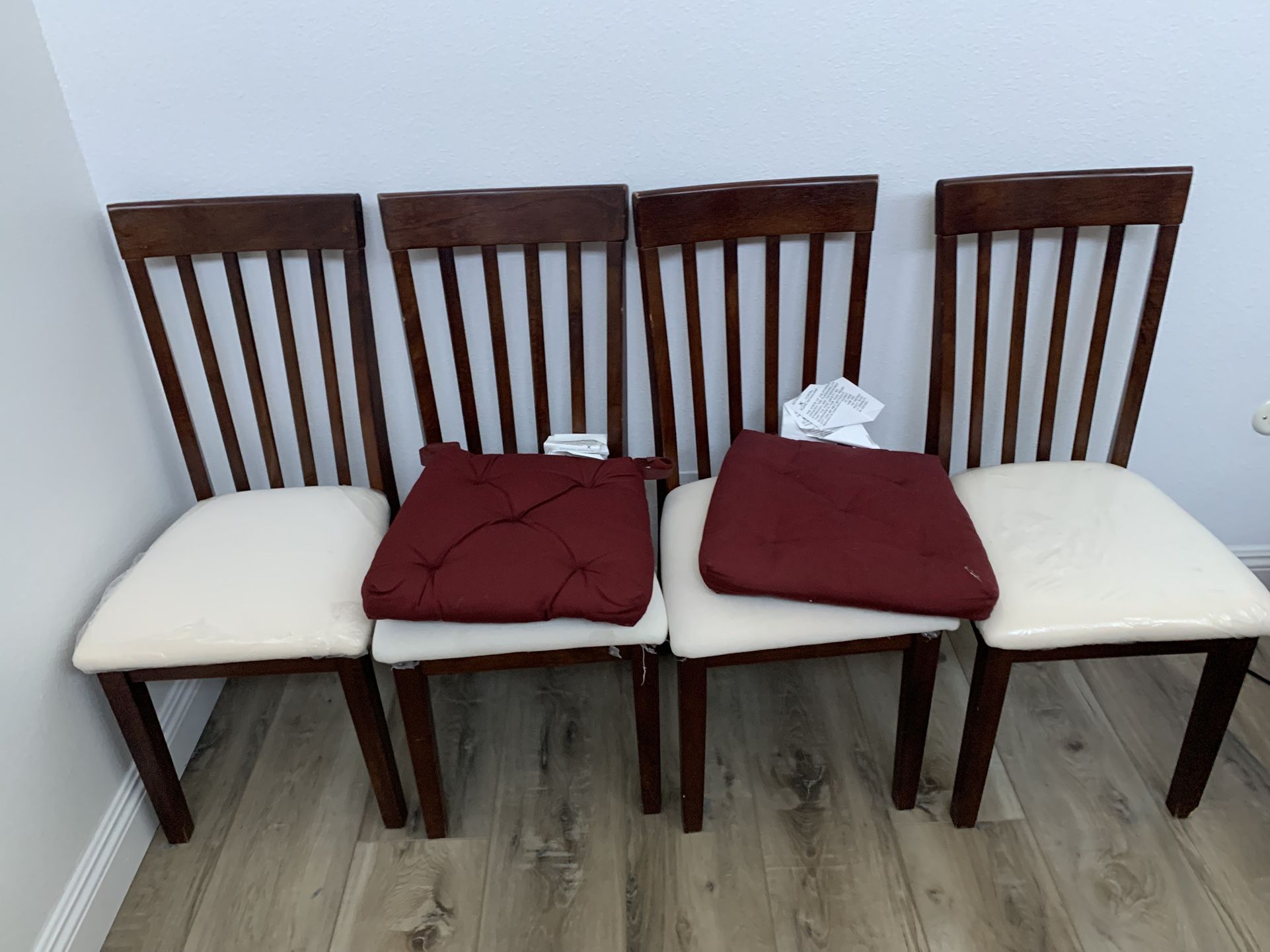 Dining Table. Dining Set From ashley . Please See Pic.