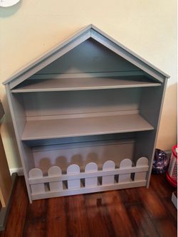 Kids book shelf