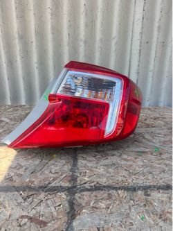 2012 2013 2014 Toyota Camry Right Passenger RH Side Tail Light oem used