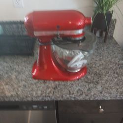 Five hundred watt kitchenaid stands mixer