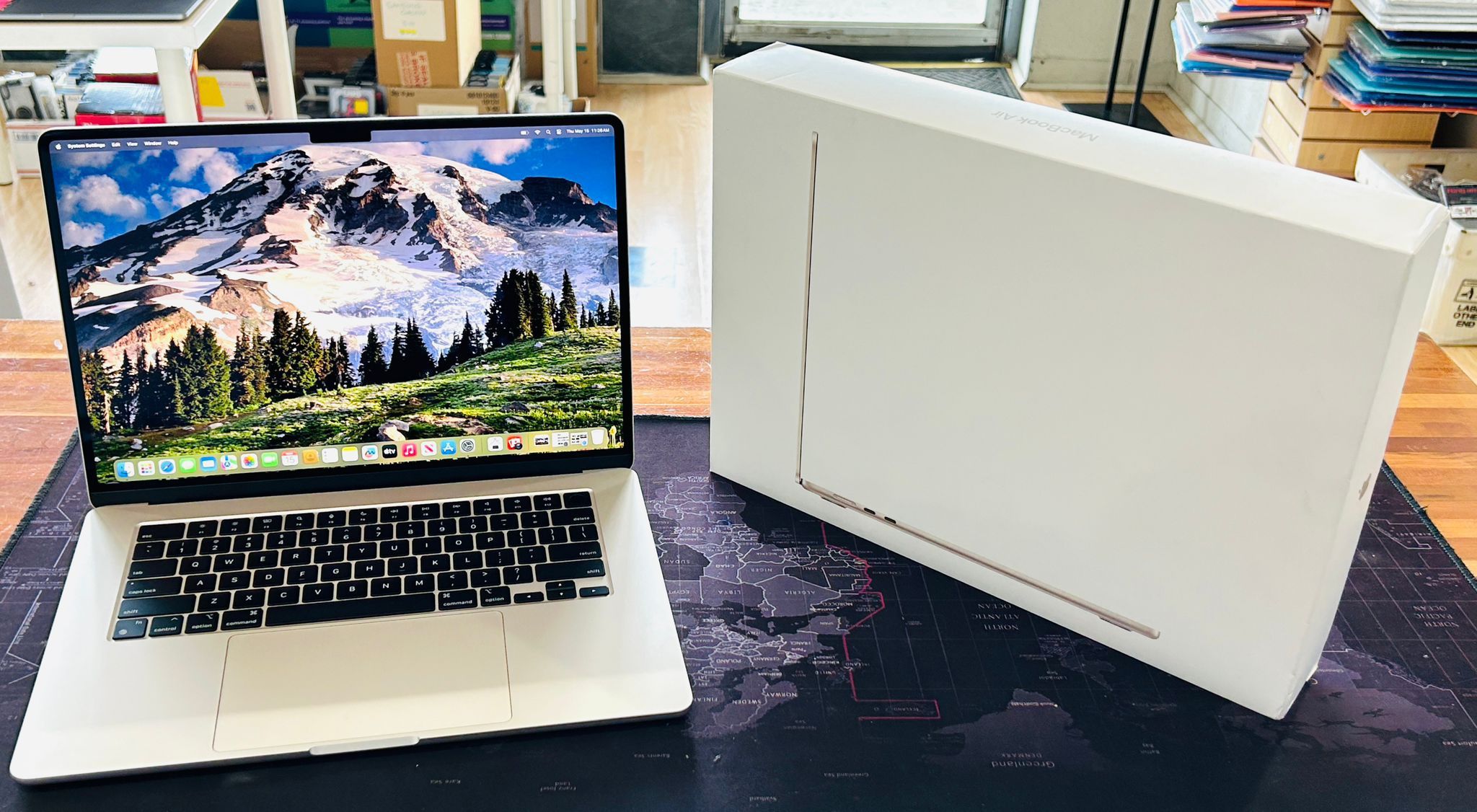 APPLE MACBOOK AIR 15” M3 (2024) 8GB 256GB LIKE NEW IN BOX Warranty till 07/22/25 FIRM PRICE!!!