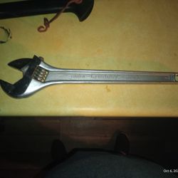 15 Inch Crescent Wrench