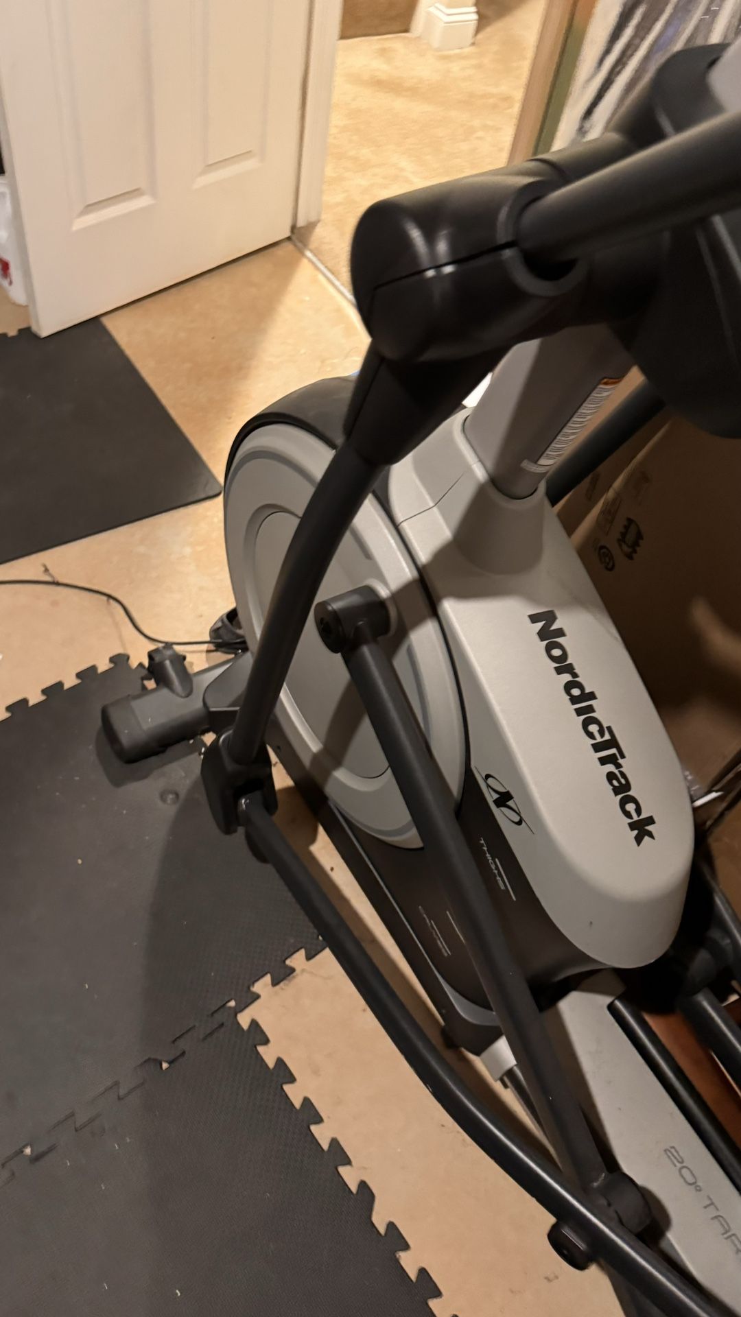 Nordic Track elliptical Machine - Like new