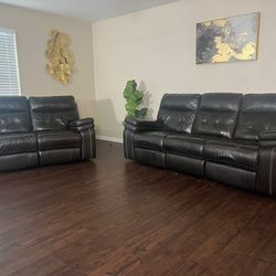 Leather Recliner Set. Sofa & Loveseat From Rooms to Go. Delivery Available!