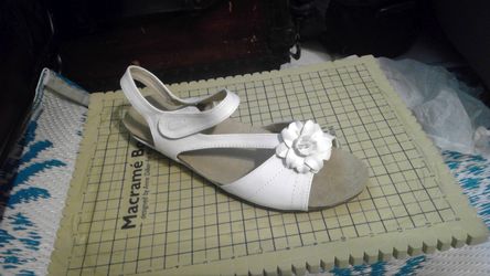 White Sandal with Flower Decoration