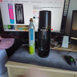 SodaStream Terra Sparkling Maker with C02