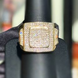 10k solid yellow gold 1.2CTW Diamond Fashion ring 6.8 grams size 8.5