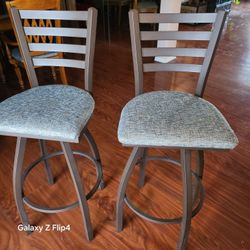 Swibel Barstool
