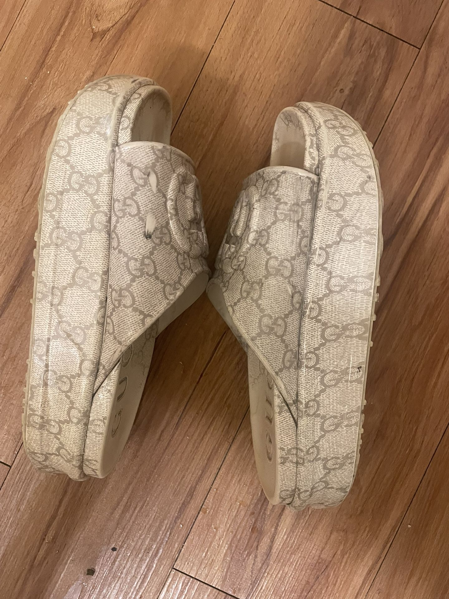 gucci slides