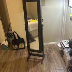 Jewlery Holder With Mirror 