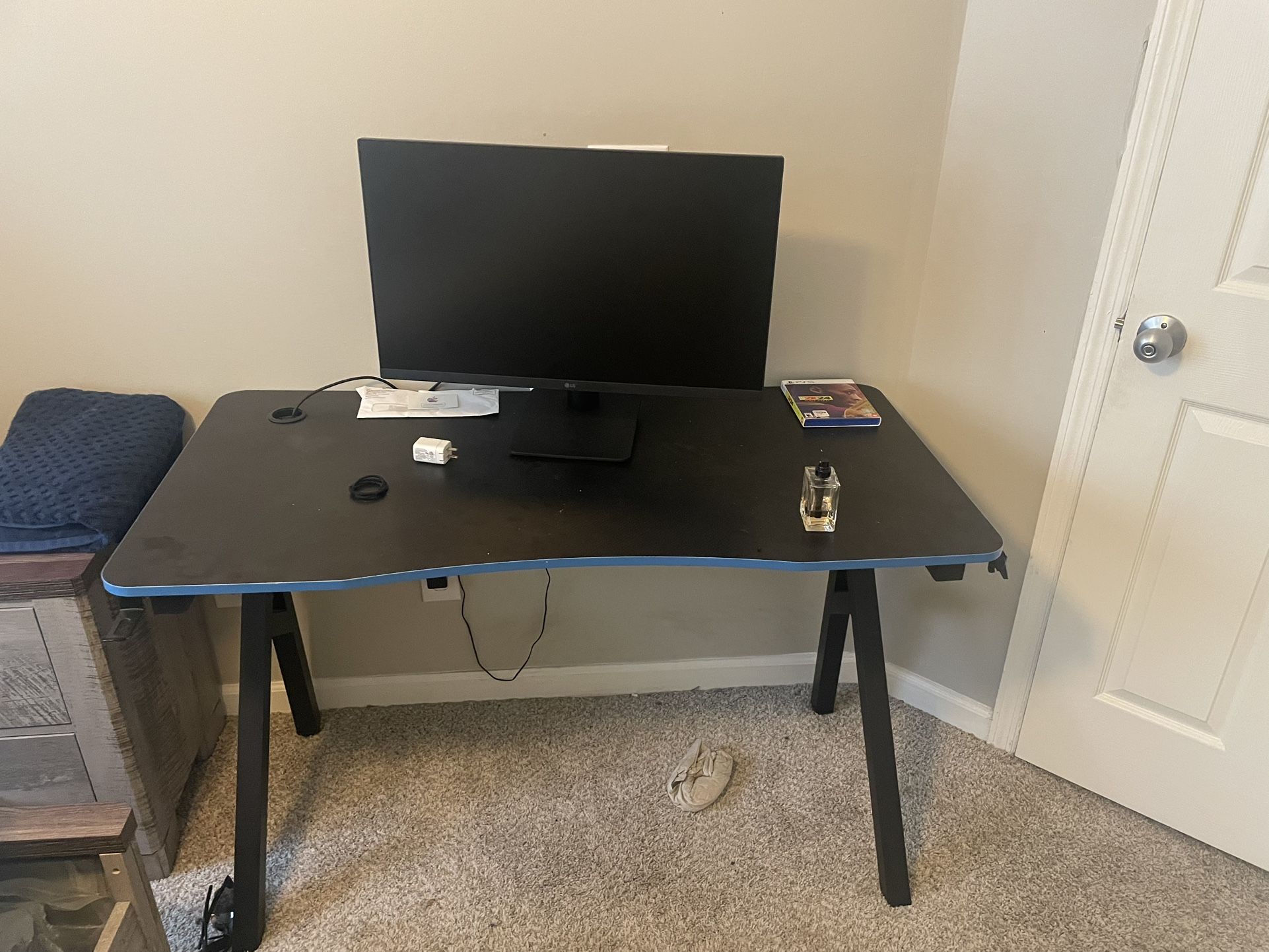 2 Lg Monitors