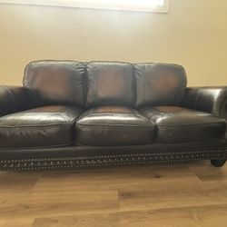 3 Piece leather Sofa. Abbyson