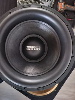 SUNDOWN AUDIO Zv5 15" D2! With Zv6 recone on it! This sub is a monster! I just upgraded, that's it! Good condition! No issues at all! $450  sub only!