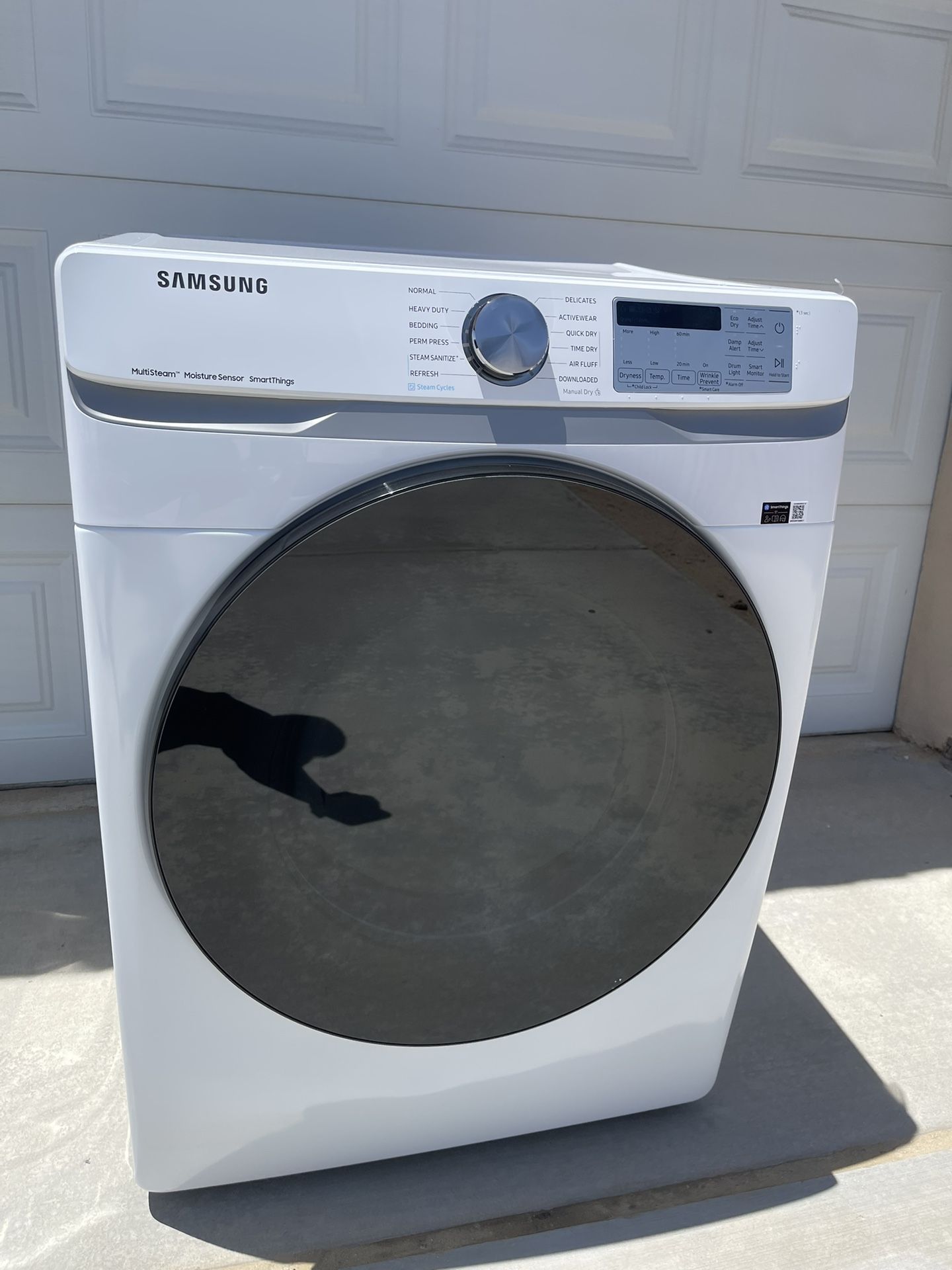Samsung 7.5 cu. ft. Smart GAS Dryer with Steam Sanitize+