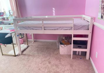 Kid loft bed