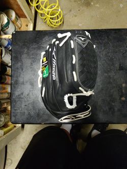 Mizuno 12.5" Girls' Prospect Select Series Softball Glove