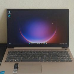 Lenovo Laptop Netbook Touchscreen   Windows 11 intel Core i3 . 15"  8gb Ram 256ssd And Charger