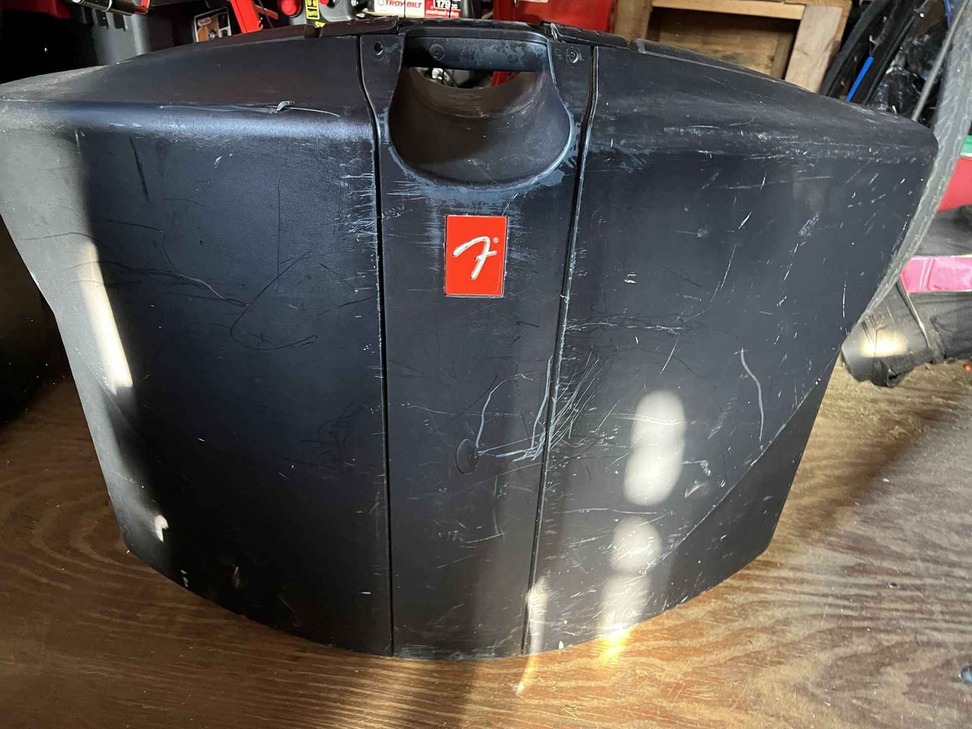 FENDER PORTABLE SPEAKER SYSTEM