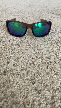 Oakley “Gascan” Polarized Sunglasses (Green Mirrored Lenses) with Cloth Case