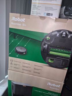I robot self emptying vacuum